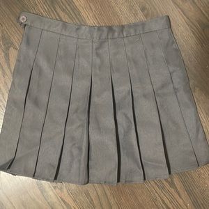 Grey pleated mini tennis skort